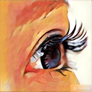 まつげエクステをした女性の目元の写真をイラストに返信