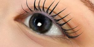 まつエク中のメイク